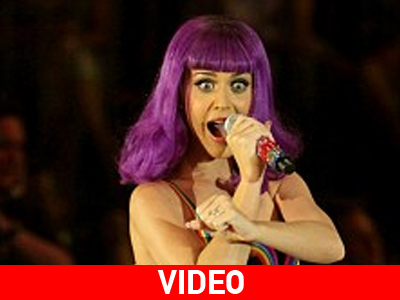 Η μωβ περούκα της Katy