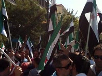 Συγκέντρωση Σύρων στην πλ. Κλαυθμώνος