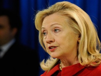 Ζητά «συγκεκριμένες δεσμεύσεις» η Χίλαρι