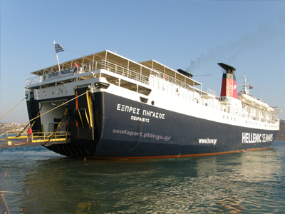 «Κολλημένο» στο λιμάνι!