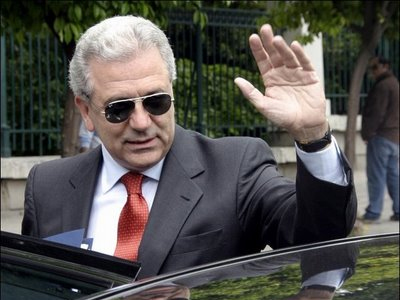 Επίσκεψη Δ. Αβραμόπουλου στην Λάρισα