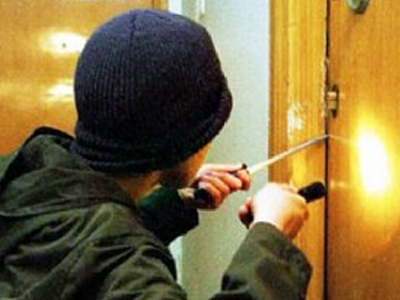 Έβαλαν στην τσέπη 1.800 ευρώ