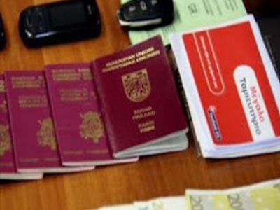 Επέδειξαν πλαστά έγγραφα