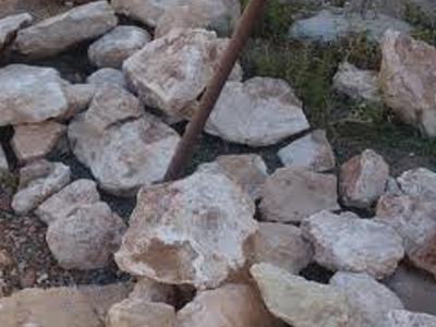 Είχαν κρύψει ναρκωτικές ουσίες κάτω από πέτρες