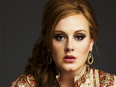 Έξαλλη η Adele
