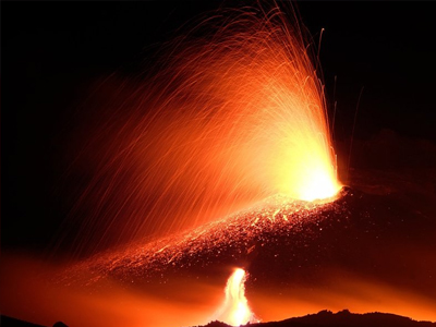 Το ηφαίστειο της Σαντορίνης φιλοξενείται στις σελίδες του «Spiegel»