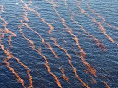 Ρύπανση στο λιμάνι του Βόλου