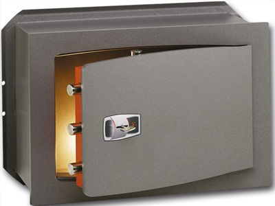 «Σήκωσαν» το χρηματοκιβώτιο και έφυγαν!