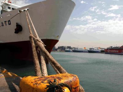 Μηχανική βλάβη στο «AQUA JEWEL»