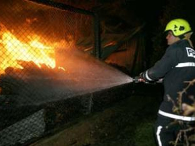Πυρκαγιά σε στάβλους στην Καλλιθέα