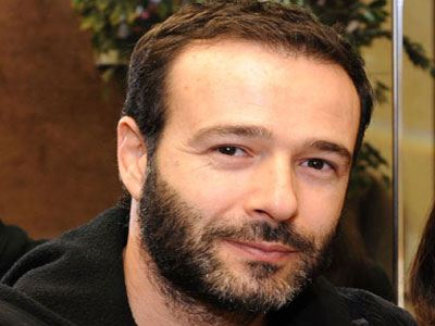 Τον συγχαίρουν για την ερμηνεία του