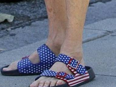 Υποστηρίζει την Αμερική