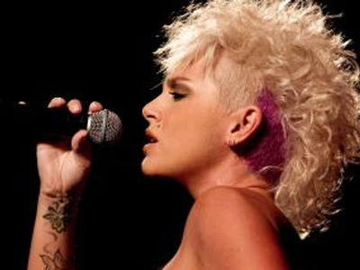 Μόνο για τους θαυμαστές της!