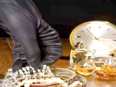 Άρπαξαν χρυσαφικά μεγάλης αξίας