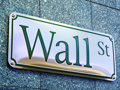 «Πάγωσαν» τα χαμόγελα στην Wall Street