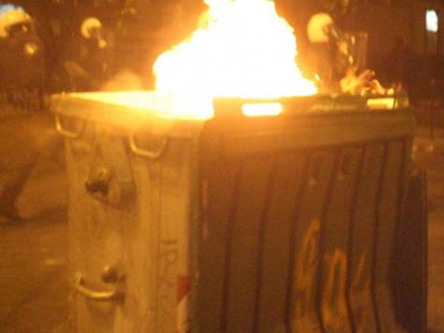 Κάηκαν κάδοι απορριμμάτων στην Αθήνα