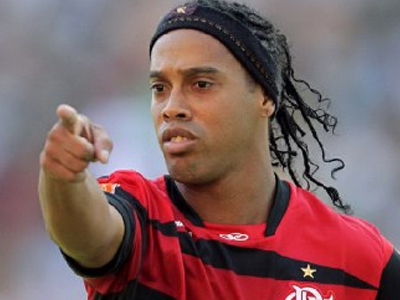 Δικαστικές περιπέτειες για τον Ροναλντίνιο;