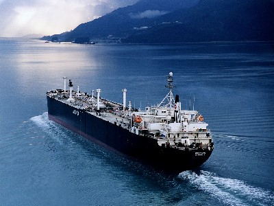 Ολοκληρώθηκαν οι διαδικασίες αποκόλλησης στο «BLUE OCEAN»