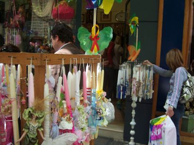 Σε ισχύ το εορταστικό ωράριο από 5 Απριλίου