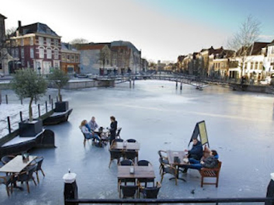 Πατινάζ στα κανάλια του Άμστερνταμ