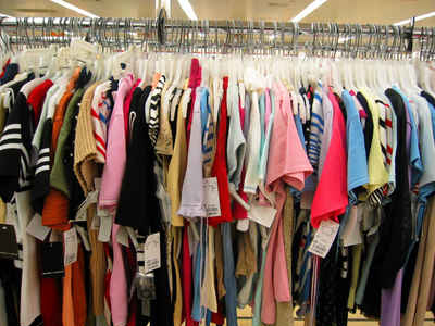 Πάτρα: Ξεκίνησε η διανομή ρούχων