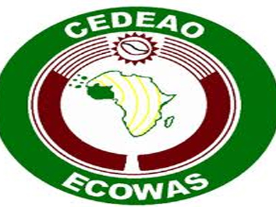 Η ECOWAS απειλεί το Μάλι με εμπάργκο