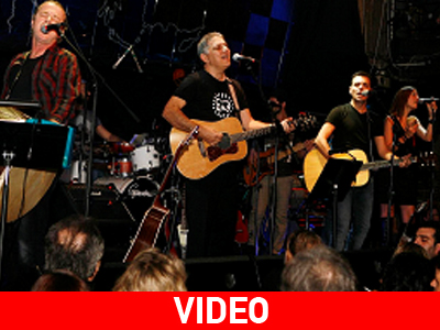 “Mε λίγη βοήθεια απ’ τους φίλους μου”