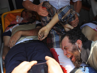 Κάιρο: Συγκρούσεις και αίμα μέχρι το πρωί