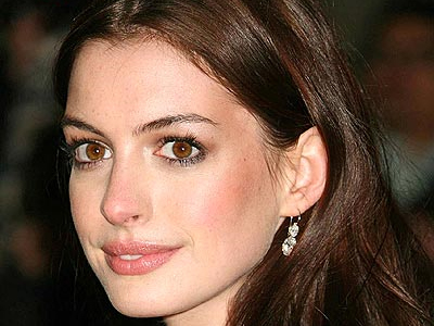 Τι ετοιμάζει η Anne Hathaway;