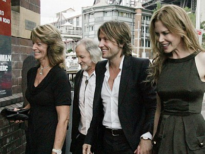 Στην Αυστραλία για τα γενέθλια της μητέρας της…