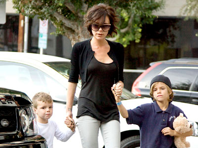 Στο πλευρό των παιδιών της