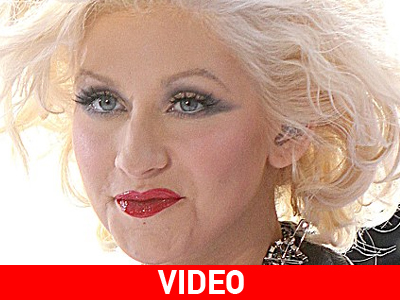 Εύστοχη η επιλογή των ρούχων… όχι όμως του μακιγιάζ