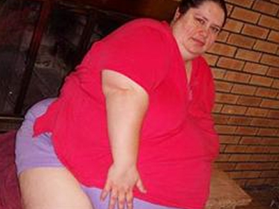 Προσπαθεί να κατακτήσει τον τίτλο της παχύτερης γυναίκας