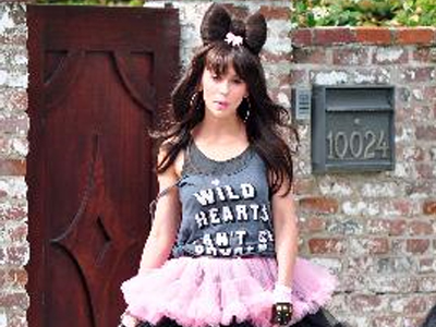 Τι έχει ντυθεί άραγε;