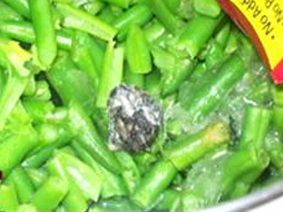 Βρήκε κεφάλι φιδιού σε κατεψυγμένα φασολάκια