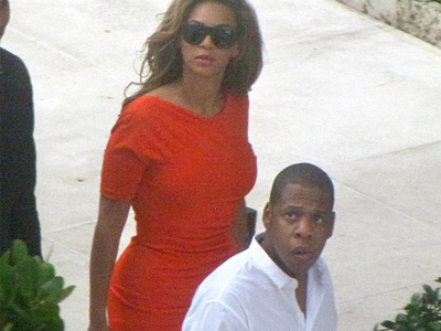 Παραδέχτηκε την εγκυμοσύνη της