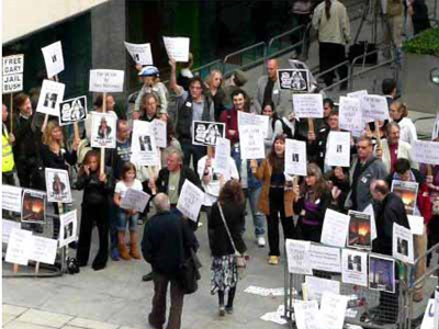 Διαδήλωση Βρετανών ερευνητών