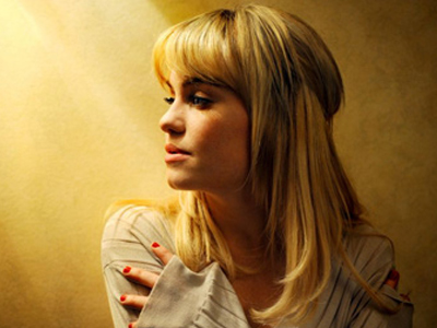 Προετοιμάζει την επιστροφή της