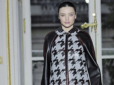 Μα είναι πραγματικά έγκυος;