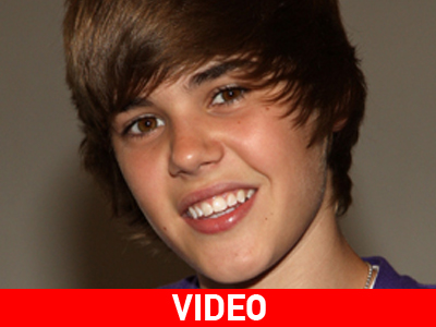 Τι διαφημίζει ο Justin;