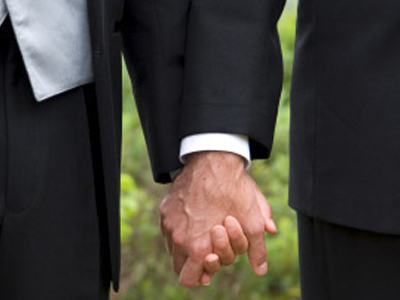 «Θύελλα» αντιδράσεων για τους ομοφυλοφιλικούς γάμους