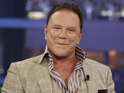 To νέο look του Μickey Rourke