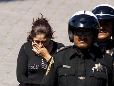 Έβαψαν τα χέρια τους με αίμα