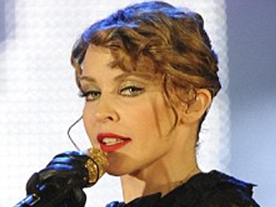 Αυξάνεται ο τραπεζικός της λογαριασμός…