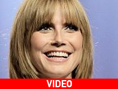 H Heidi Klum σε ρόλο κομμώτριας