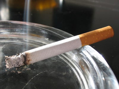 «Παραγγέλνει» τσιγάρα με ταξί