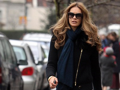 Μοντέρνα μαμά η Elle Macpherson