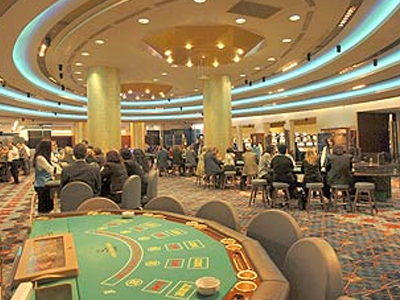 Απεργούν οι εργαζόμενοι στο καζίνο-ξενοδοχείο Λουτρακίου Απεργούν οι εργαζόμενοι στο καζίνο-ξενοδοχείο Λουτρακίου