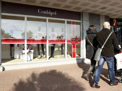 Ανοιχτά τα εμπορικά καταστήματα στην Ιταλία Ανοιχτά τα εμπορικά καταστήματα στην Ιταλία