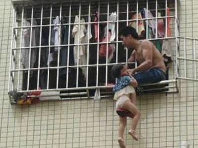 Προσπάθησε να εκδικηθεί τη σύζυγό του μέσω του παιδιού τους